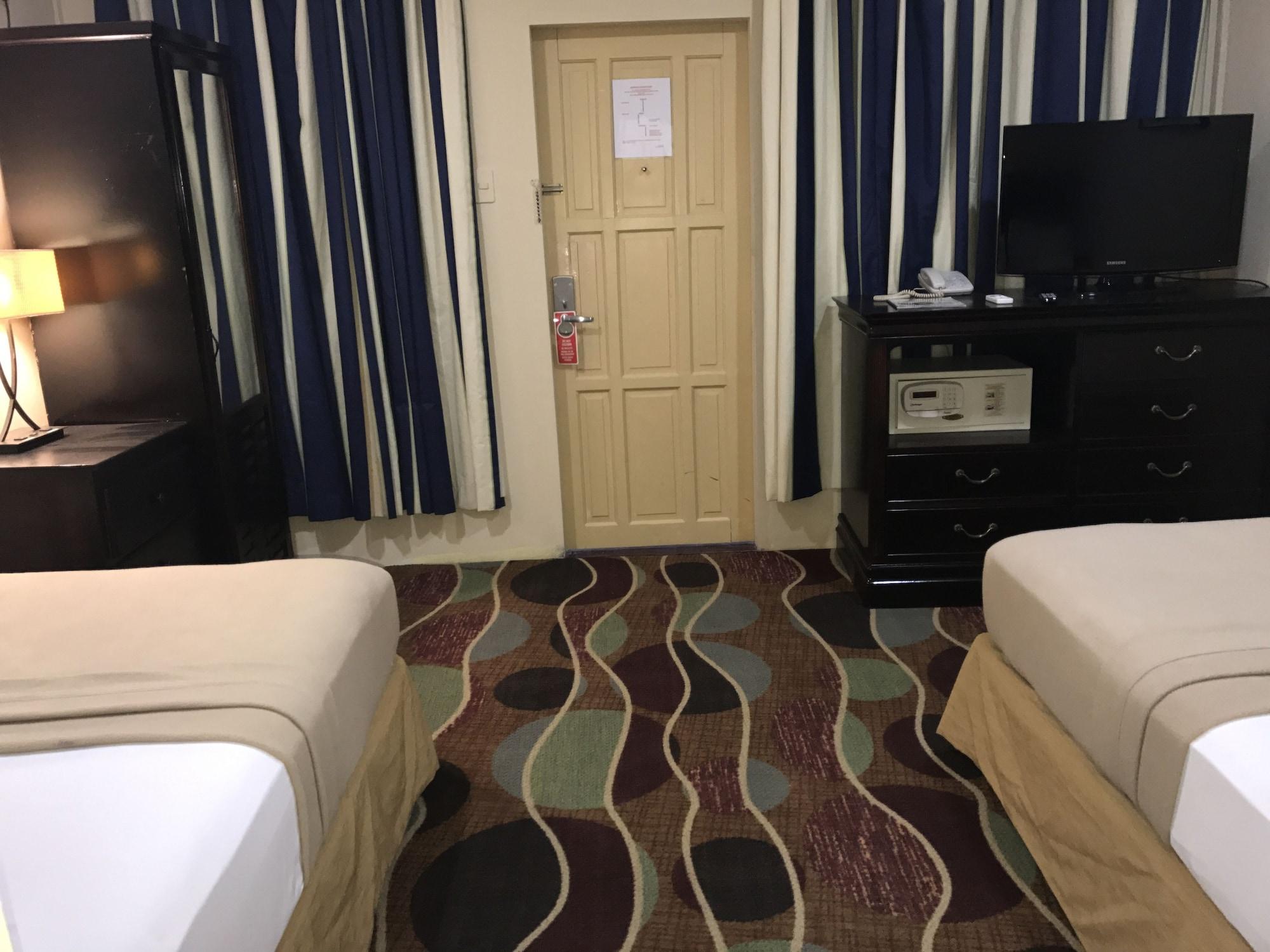 Airport Suites Hotel Piarco Esterno foto
