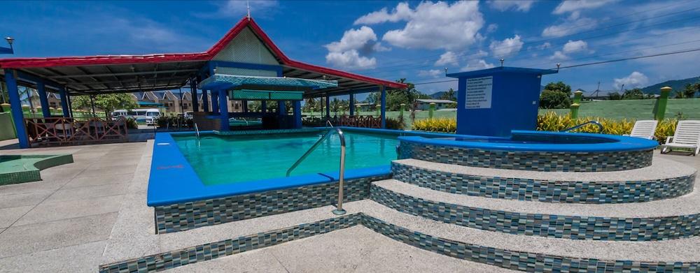 Airport Suites Hotel Piarco Esterno foto