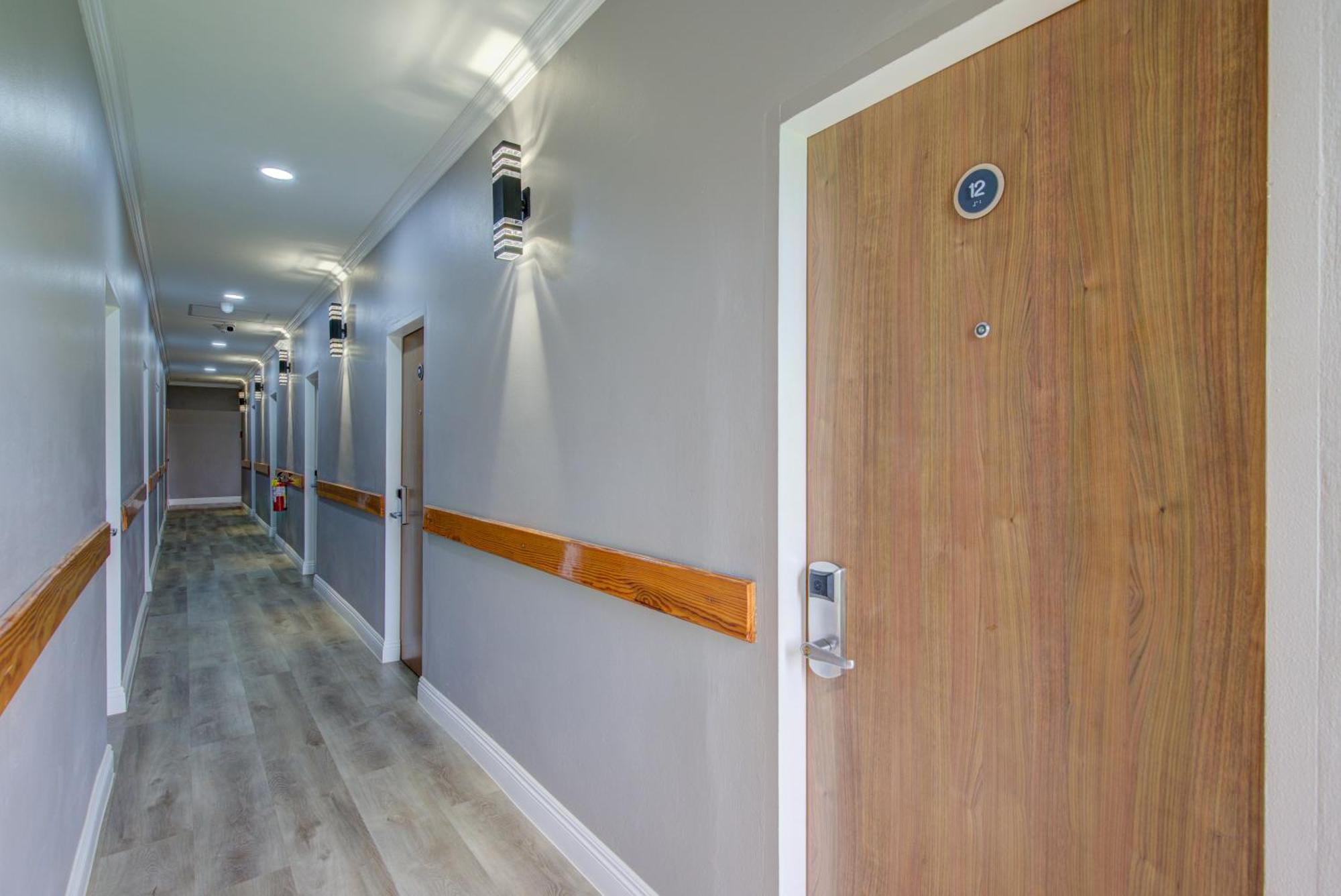 Airport Suites Hotel Piarco Esterno foto