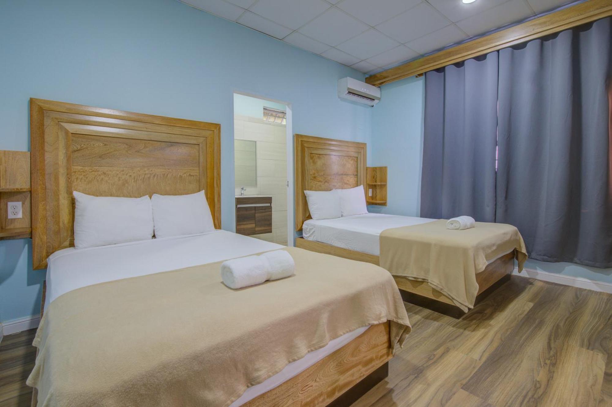 Airport Suites Hotel Piarco Esterno foto