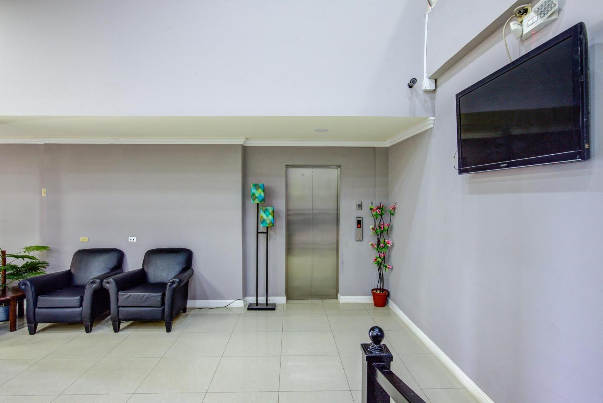 Airport Suites Hotel Piarco Esterno foto