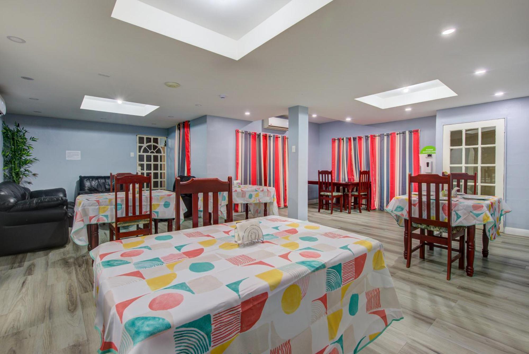 Airport Suites Hotel Piarco Esterno foto