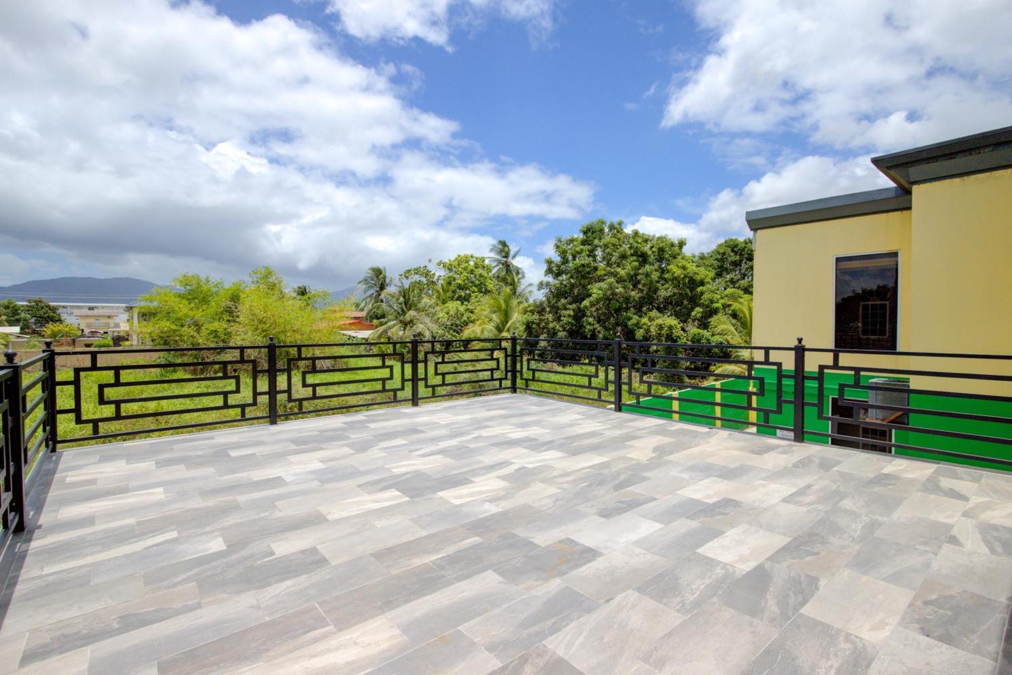 Airport Suites Hotel Piarco Esterno foto