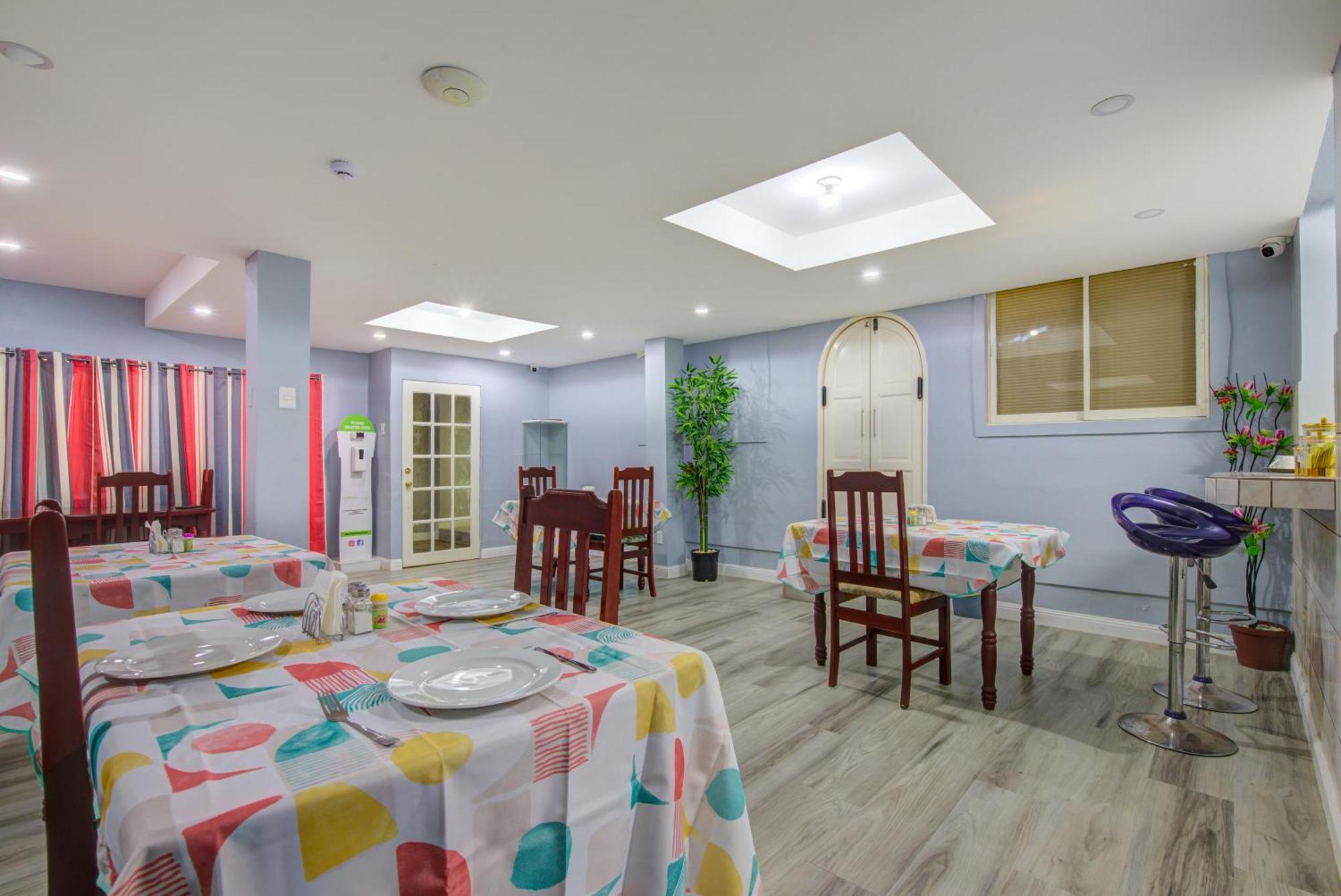 Airport Suites Hotel Piarco Esterno foto